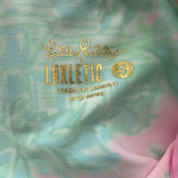 Lilly Pulitzer UPF 50+ Luxletic Jacket - Picture 2 of 3